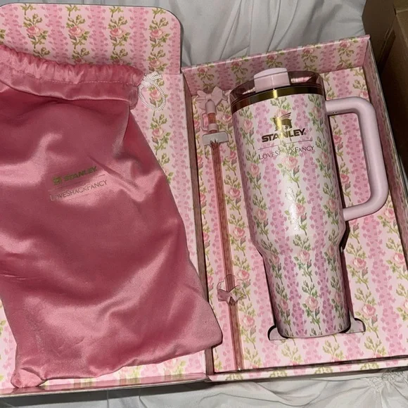 The Stanley x LoveShackFancy Quencher 40 OZ Blooming Heirloom Floral Bow - Picture 9 of 17